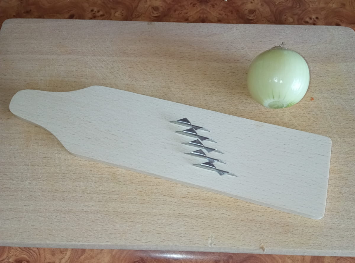 Onion slicer, grater | hand shredder | kitchen grater | vegetable shredder | universal slicer | hand grater