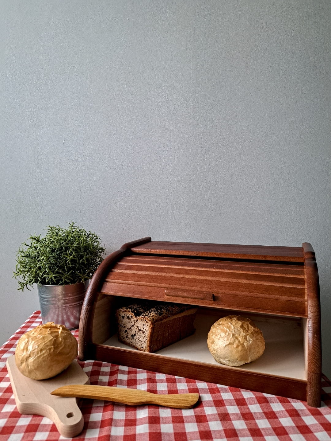 Boîte à pain en bois - petite noix | conteneur à pain | boîte à pain | caisse à pain en bois | boîte à pain de cuisine en noix