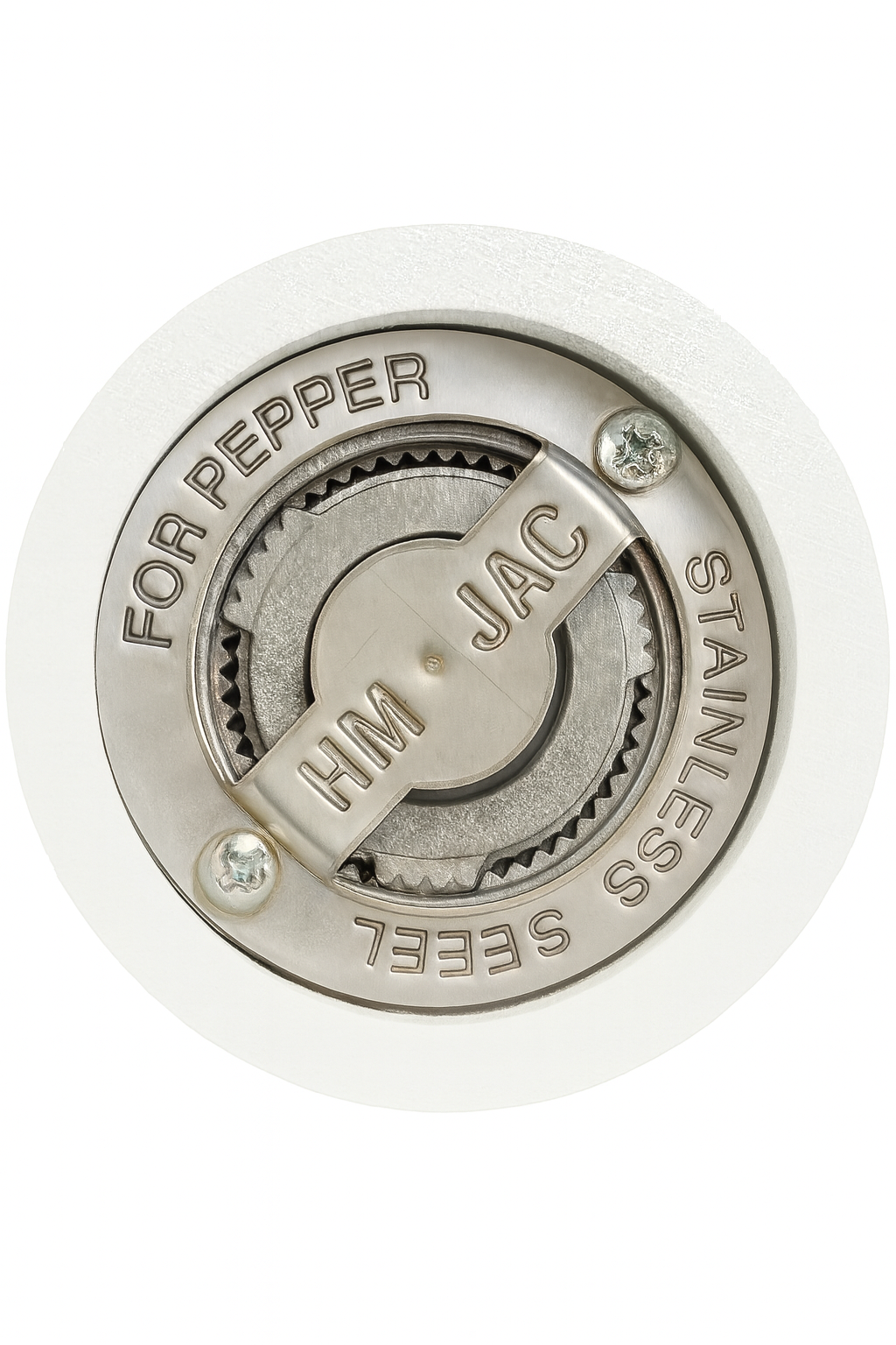 Zbliżenie na stalowy mechanizm młynka do pieprzu z grawerem ‘HM JAC’ i napisami ‘FOR PEPPER’ oraz ‘STAINLESS STEEL’, osadzony w pomalowanym na biało, drewnianym korpusie.
