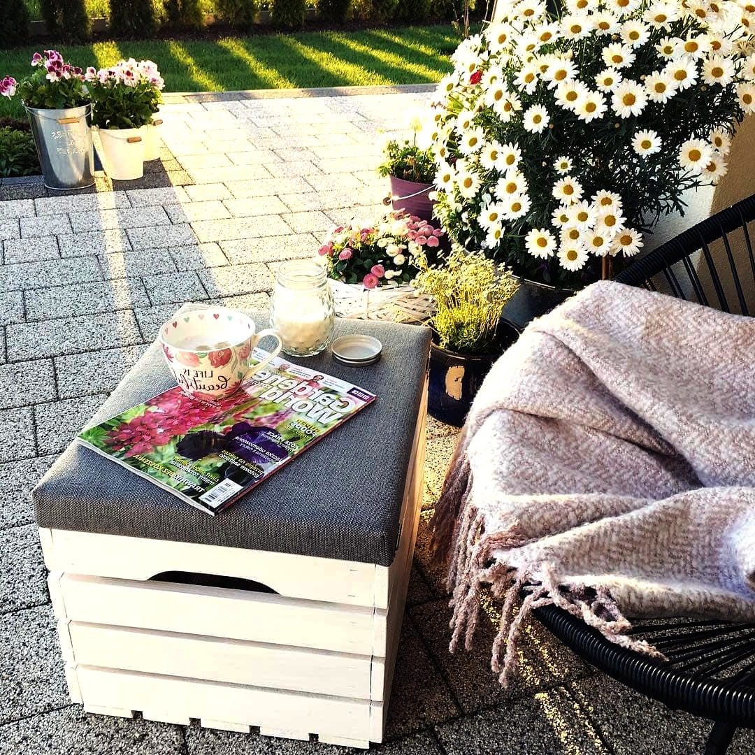 Pouf mit Boxöffnung weiß KIEFER 80x40x35 cm | Holzbank mit Stauraum | Sitzkiepe | Weiße Aufbewahrungsbox