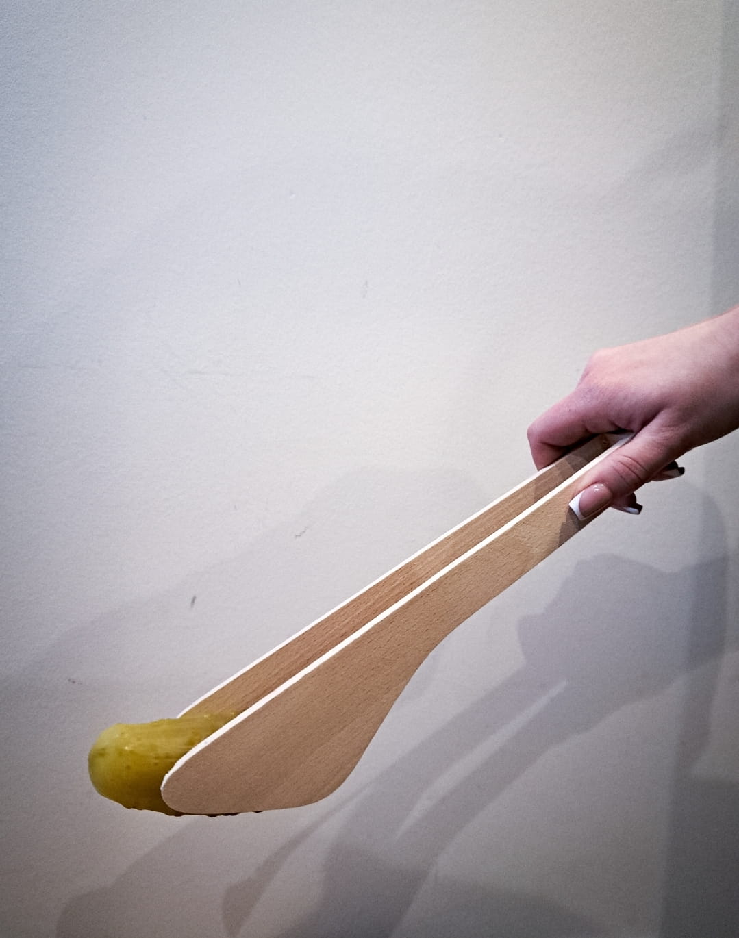 Abgewinkelte Grillzange 30 cm | Grillzange aus Stahl | Grillzange diagonal | Grillwerkzeug | Zubehör Grillrost 30 cm