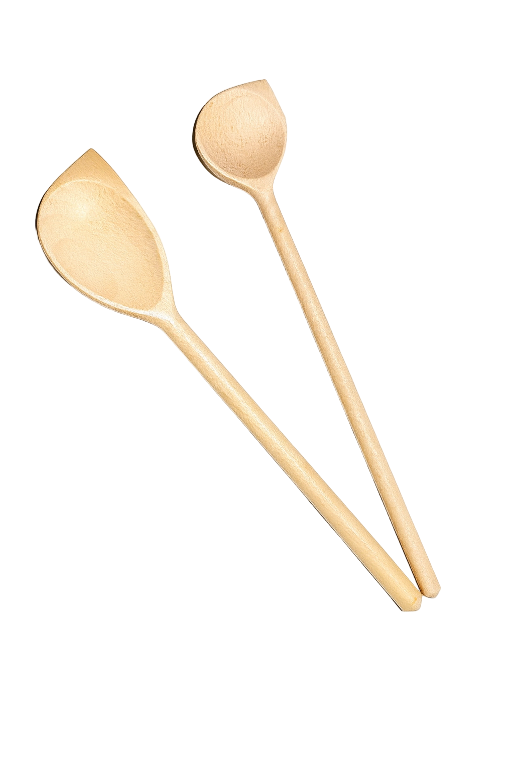 Zestaw dwóch drewnianych łyżek kuchennych z bukowego drewna na białym tle – jedna owalna, druga okrągła, ułożone krzyżowo z zachowanymi naturalnymi detalami i fakturą drewna.