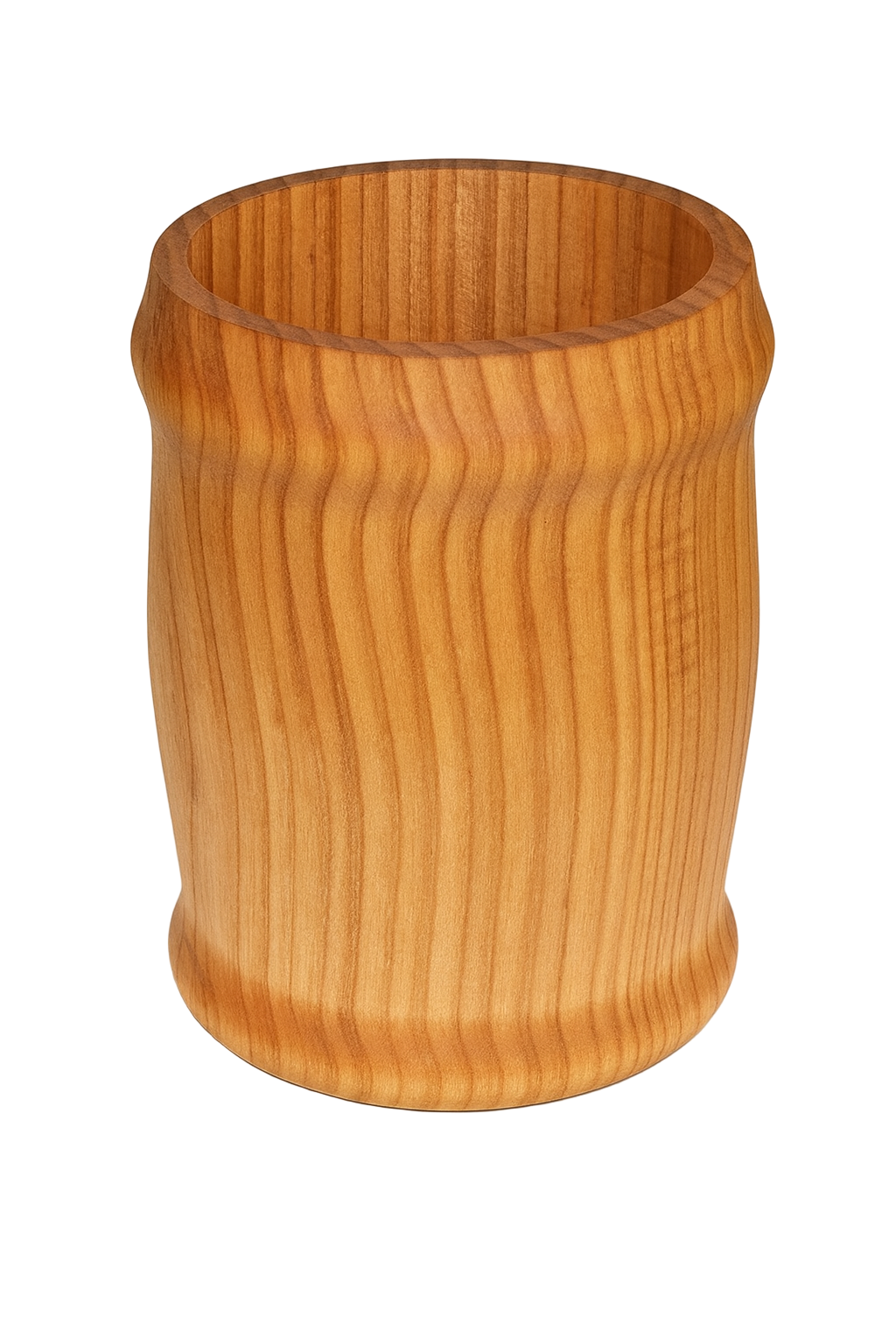Drewniany kufel czereśniowy bez ucha – eleganckie naczynie w naturalnym stylu, wykonane z jasnego drewna o wyraźnym usłojeniu.